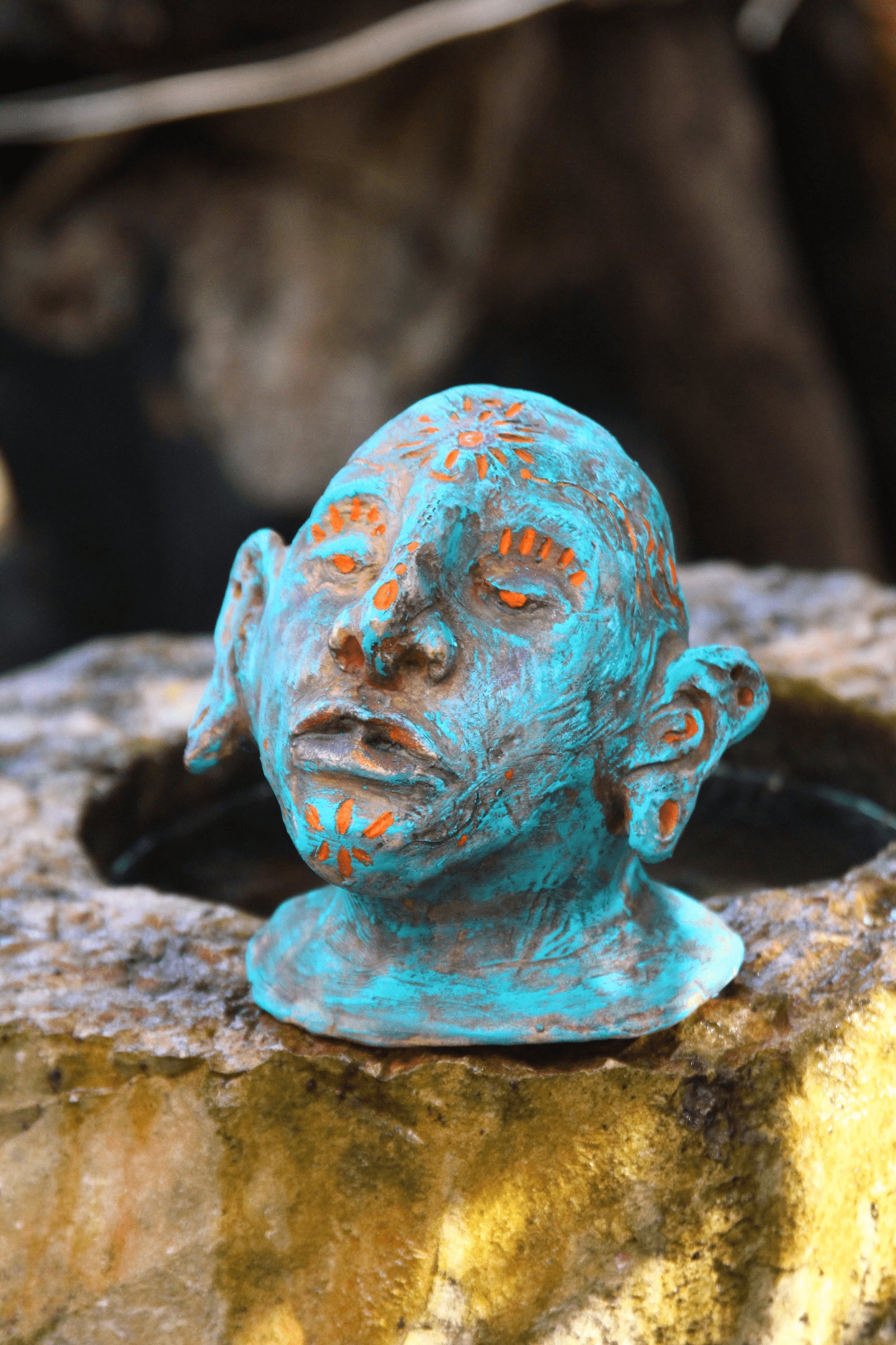 Turquoise Sun King – Pre-Hispanic Clay Sculpture | Original Handmade Art